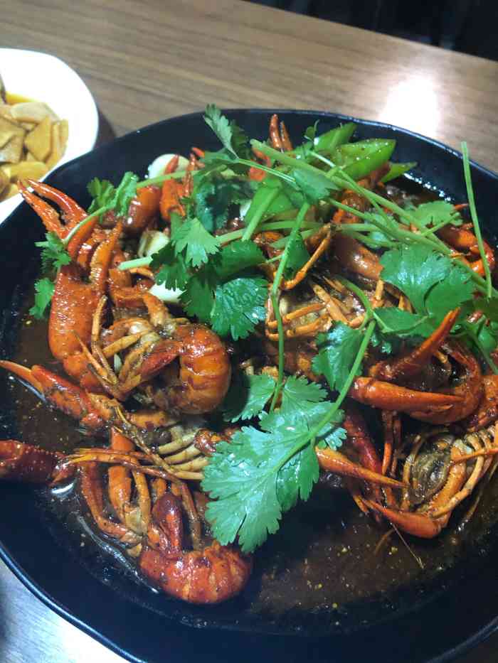 鱼米湘·碳鱼美蛙(达升路店)-"就在田波再回首的旁边,那条路修过以后