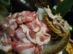 -洪氏嗨捞·猪肚鸡火锅(阳光天地店)
