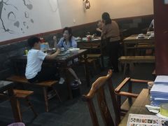 大堂-临街徽菜馆·正宗黄山味