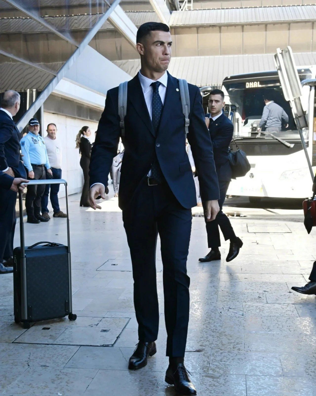 足球运动员的西装穿搭