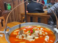 -老滇山寨•云南特色菜•地方菜•民族风情歌舞表演(金碧店)