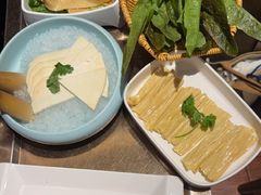 -七欣天香辣蟹火锅(上海银亿滨江店)