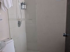 -卡罗酒店(东门晒布地铁站店)