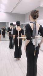 -胡贝儿形体礼仪女子学堂