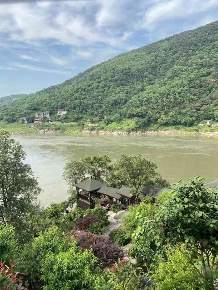 铜锣花谷生态园-"位于南岸区的弹广路上,建议开车去,虽然也.