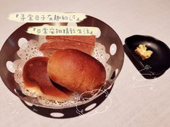 餐前面包-一棵树·意大利西餐厅One Tree(新城店)