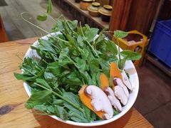 -野山舂·贵州现舂酸汤火锅(鸿通城店)