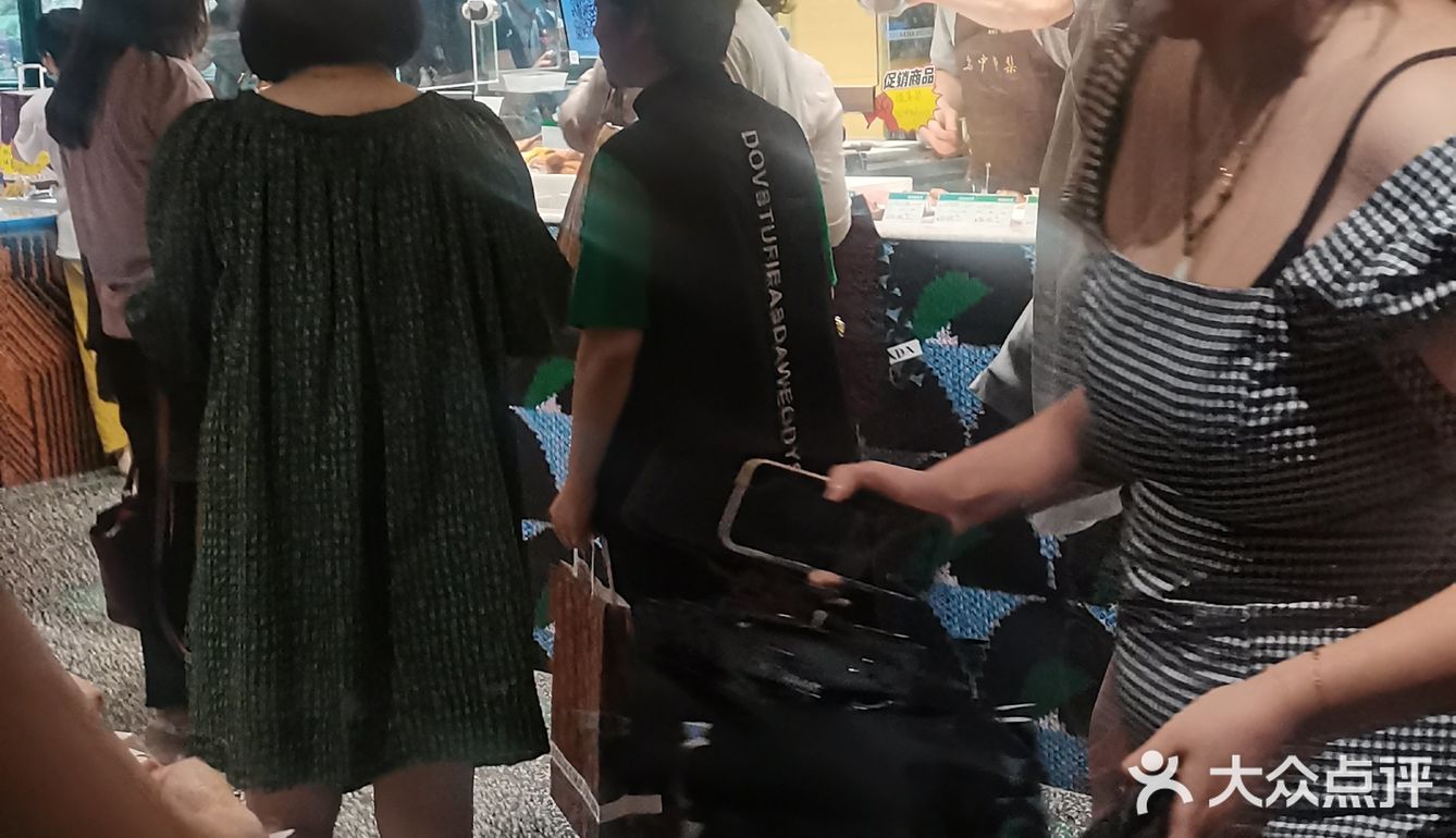 在上海，实在有太多看不懂的事情了