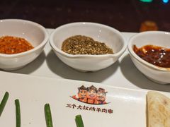 -三个大叔烤羊肉串·歌手驻唱·碳烤鲜肉(西三旗店)