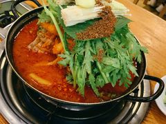 土豆排骨火锅-喇喇排骨火锅·传统韩式脊骨汤(望京西园总店)