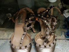 -京伟修鞋洗鞋奢侈品皮具护理店