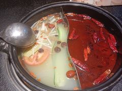 -两三事小郡肝串串香火锅(桂庙店)