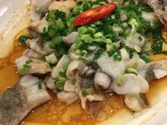 红葱头淋鲈鱼-六婶西关小厨(光塔路店)