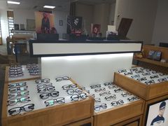 -LOGO眼镜·蔡司品牌折扣店(龙华清湖店)