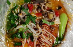 Seven Meal Pickled Pepper Chicken Offal Noodles
