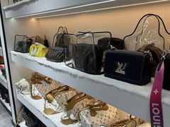 -万物奢潮中古奢侈品(青岛店)