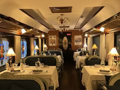 景观位-火车头法国西餐厅