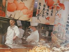-雍容荟帝王蟹活龙虾展台自助(IFS黑金店)