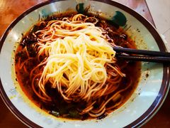 -阿依娘镇店豌杂面(三峡广场店)