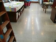 -新华书店(泉城路店)