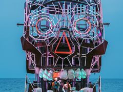 -北戴河碧螺塔海上酒吧公园