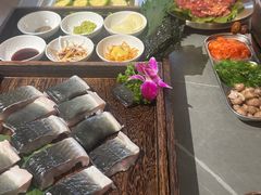 -围炉肉舍丹东海鲜烤肉·烤活鳗(步行街店)