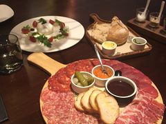 -恰餐厅及酒吧 CHAR Bar & Grill (北京丽都皇冠假日店)