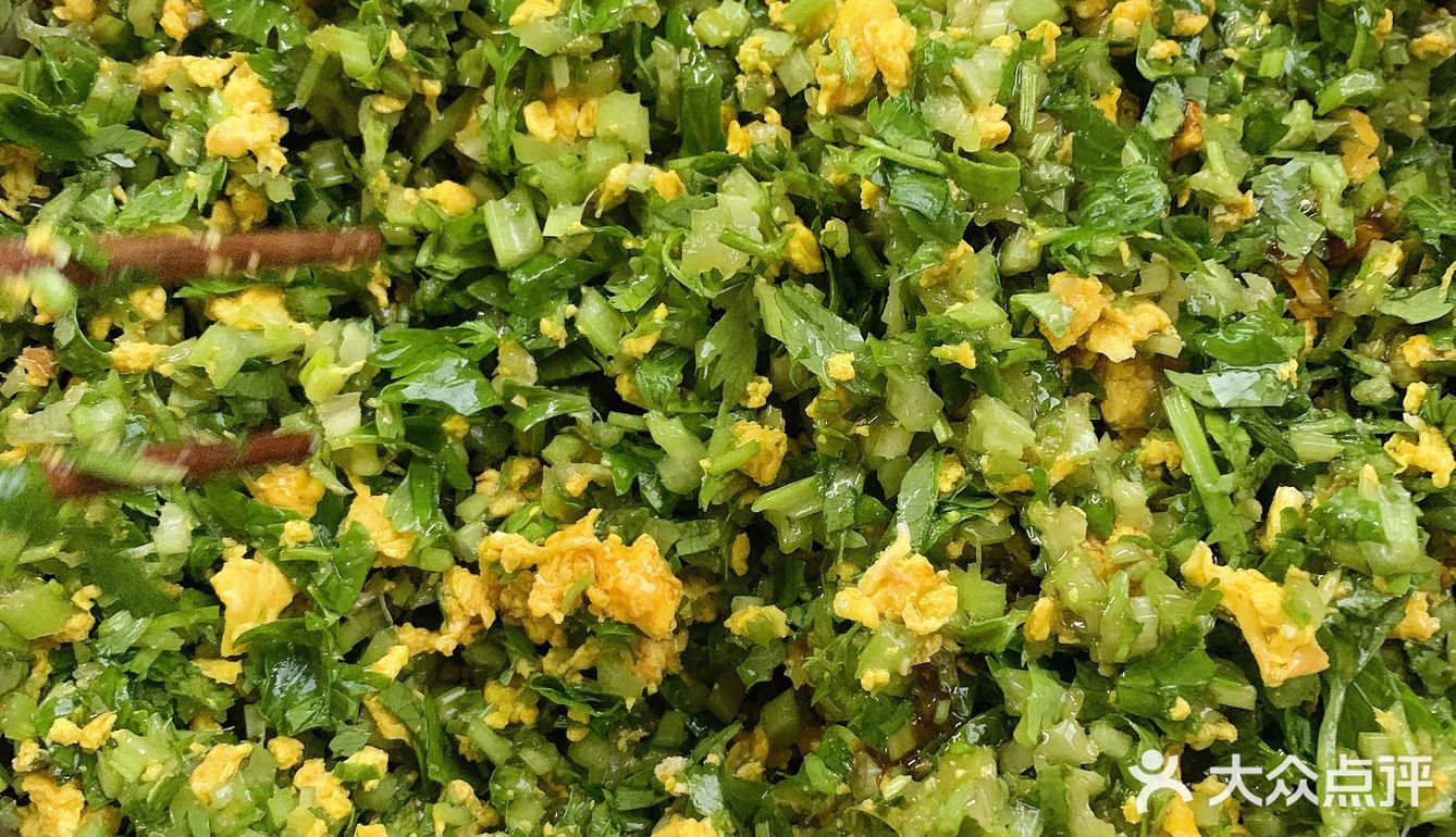 芹菜鸡蛋馅儿饺子,好吃到饺子汤都不放过!