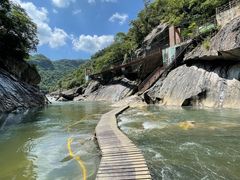 -燕子河大峡谷天坑仙境