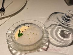 柑橘奶油酸乳酪冻配柠檬泡沫-弦月窗LUNETTE BY AMANDA(复兴路店)