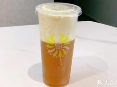 红茶奶霜-瑞幸咖啡(温江新光天地写字楼店)