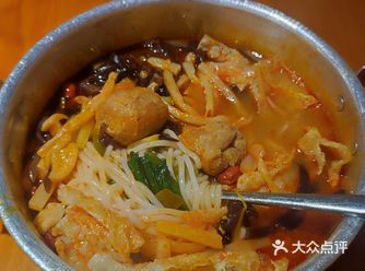 #0元玩转这座城店铺很大，第一次发现吃螺丝粉的店铺有