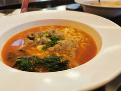 番茄黑椒牛排面-康师傅私房牛肉面(申虹店)