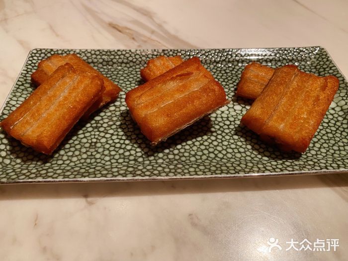 新荣记(新源南路店)黄金脆带鱼图片