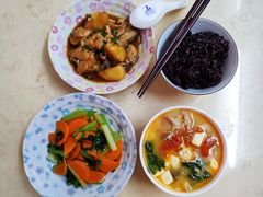 -阿姨来了月嫂服务中心(徐汇店)