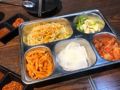 辣白菜等四种小菜-珍慧韩式烤肉한.식당