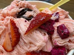 草莓雪奶-梁子刨冰王(鞍山西道店)