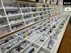 -MiRi眼镜·蔡司·星趣控·尼康控优点视觉合作店(南京东路店)