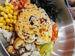 -山野的朋友露营炭火烤肉