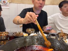 -鸿顺老铁锅美蛙鱼府(解放碑店)