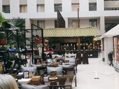 -朗丽兹自助餐厅