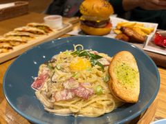 奶油培根蘑菇芦笋面-LO CALCOW卡路力轻食主义餐厅(陆家嘴店)