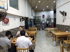 大堂-雷祖芳老妈蹄花店