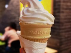 圆筒冰淇淋-麦当劳(科教城店)