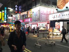 -六合夜市