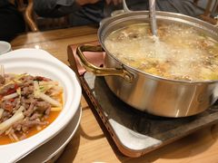 -严记小天府酸菜鱼(西四路店)