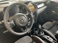-上海普陀宝诚MINI4S店(红柳路店)