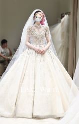 -Renee芮亦婚纱(原丽莎)