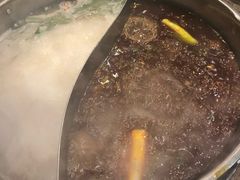 鸳鸯锅-肖肖酸萝卜鱼火锅(总店)