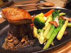 铁板鹅肝菲力牛排配蒜蓉炒饭-FOMO Modern Spanish Bistro